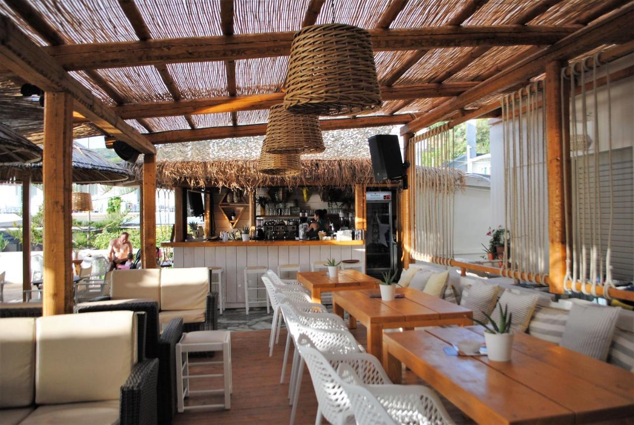 Puerto Seaside Rooms Akhladheri Exterior photo