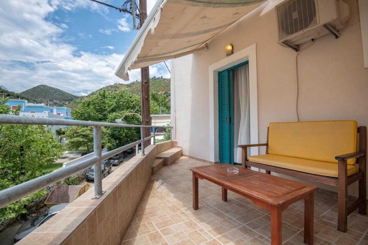 Puerto Seaside Rooms Akhladheri Exterior photo